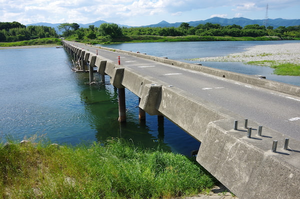 川島潜水橋