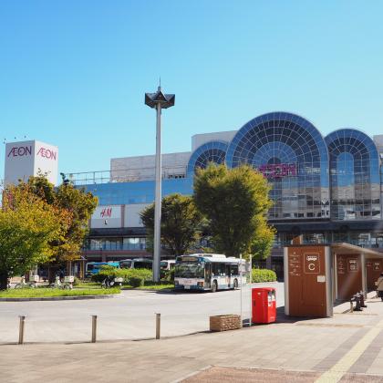 【バスでのご来店】 JR京葉線「舞浜」駅、東西線「浦安」・「南行徳」駅、JR総武線「本八幡」駅等から「新浦安駅」行きのバスにご乗車下さい